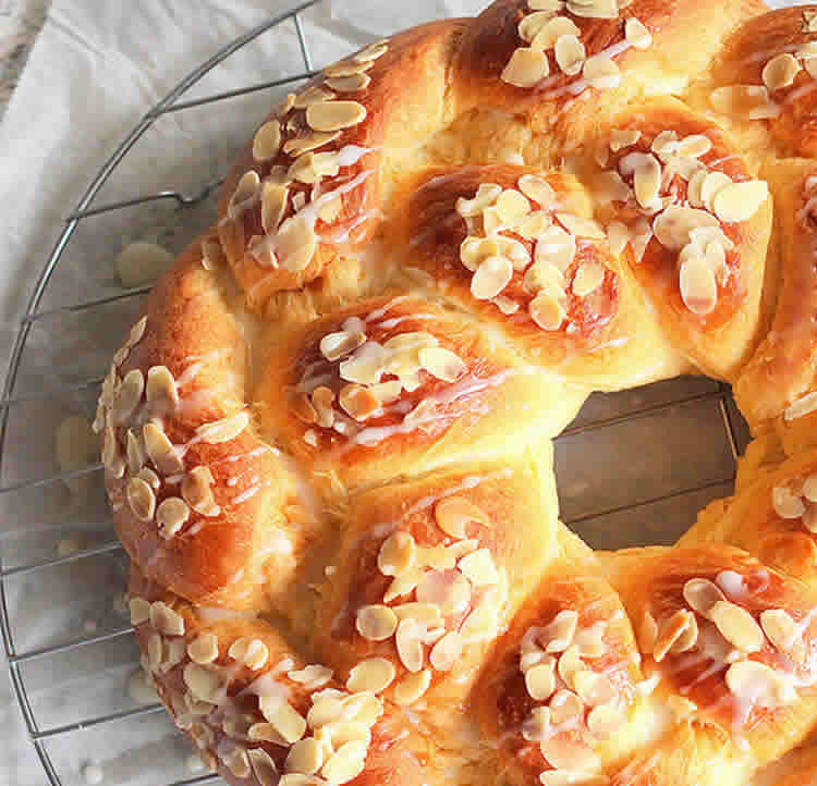 Brioche moelleuse aux amandes au thermomix