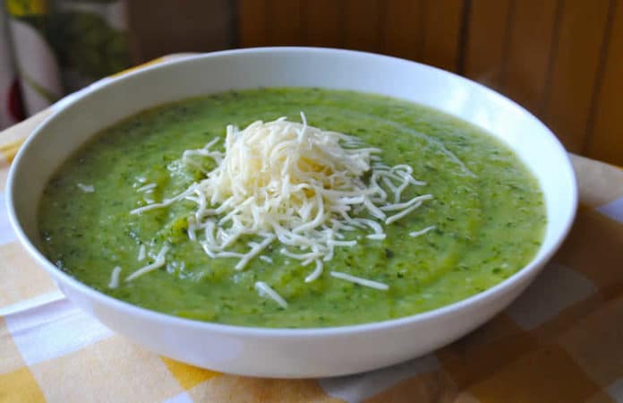Soupe brocolis et courgette au thermomix