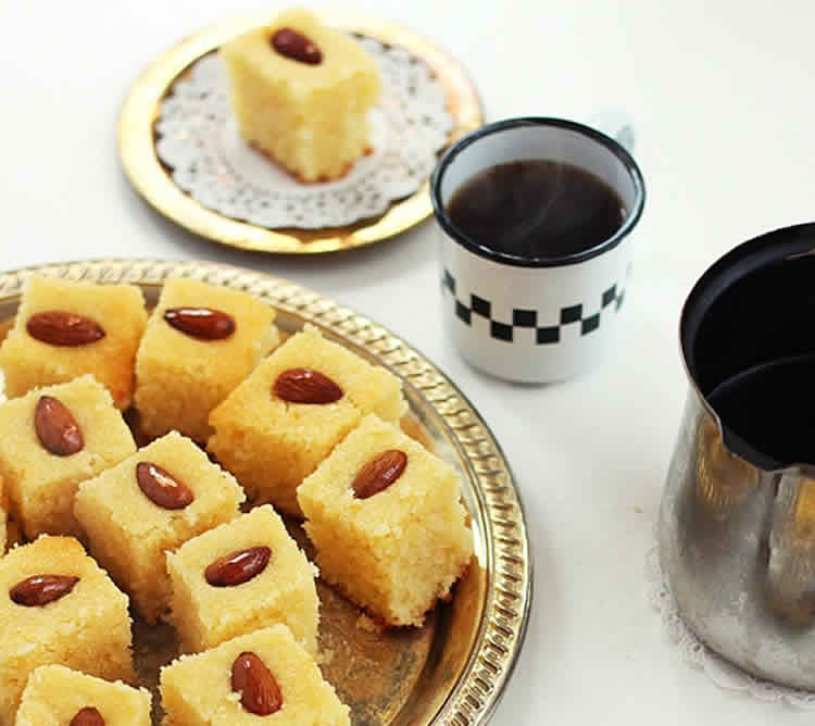 Basboussa - gâteau de semoule au sirop