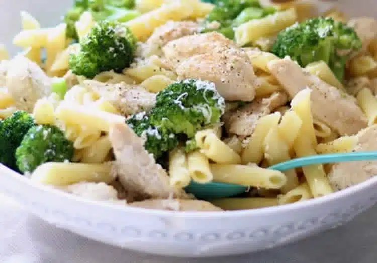 Blancs de poulet au brocolis au cookeo