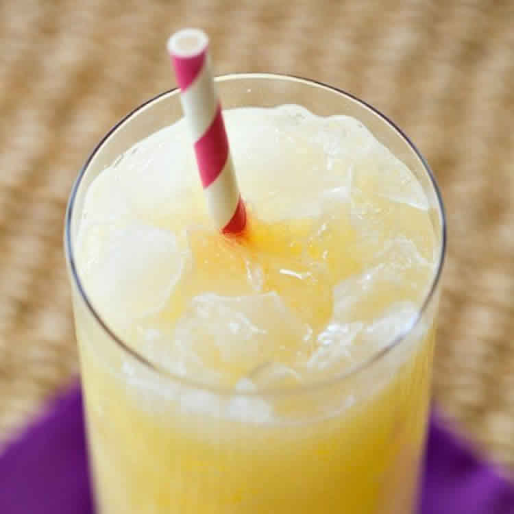 Cocktail banane avec rhum au thermomix - pour vos soirées.