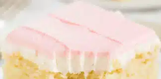 Gâteau à la vanille au glaçage de beurre