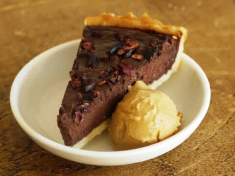 Tarte au chocolat noir et glace