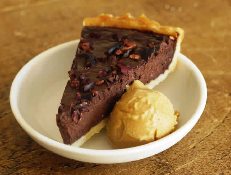 Tarte au chocolat noir et glace