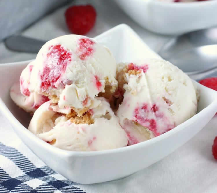 Glace framboises et spéculoos