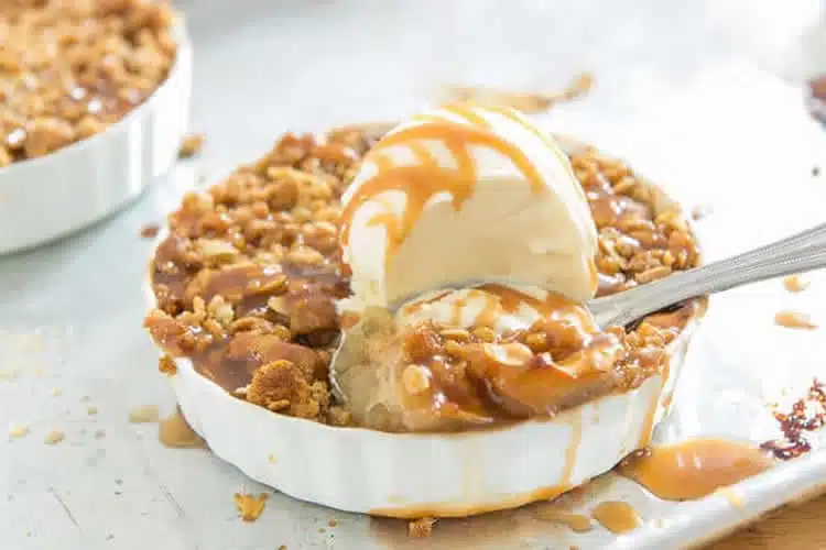 Gâteau pommes au caramel