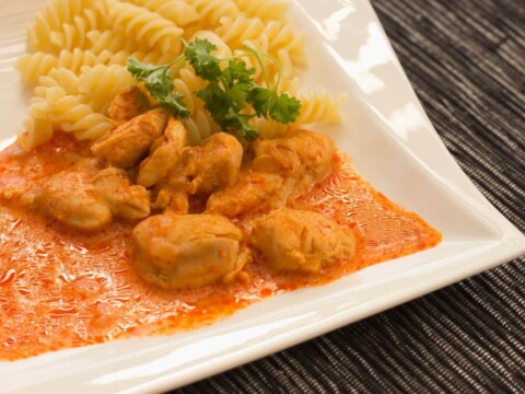 Poulet à la sauce paprika au cookeo