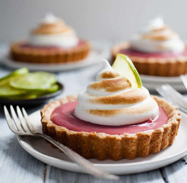 Tartelette aux fraises et meringue grillée