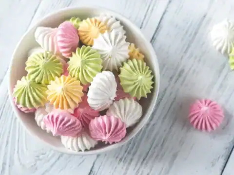 Meringues Colorées au Thermomix