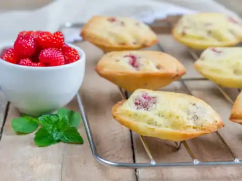 Madeleine à la vanille et framboises au Thermomix