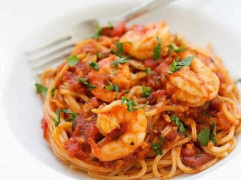 Spaghetti aux crevettes sauce tomate au thermomix