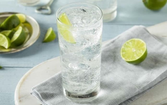 L'eau gazeuse fait-elle grossir ?