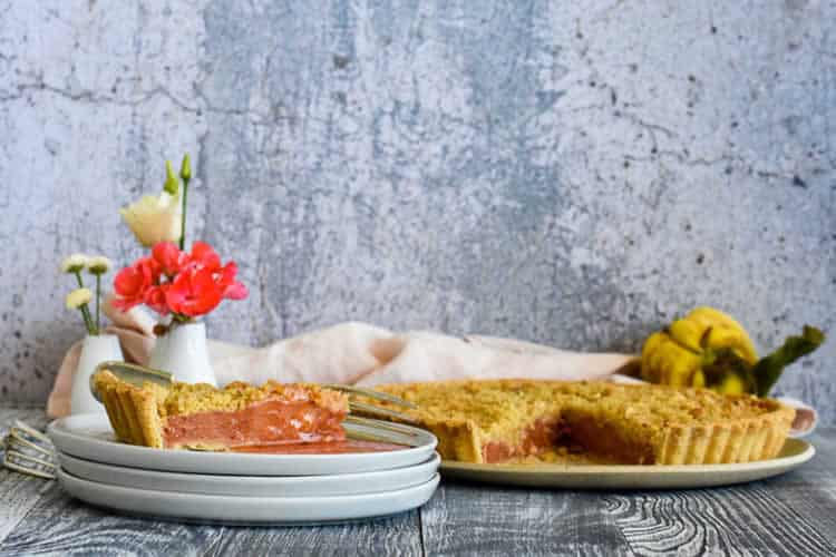 Tarte aux coings et noisettes