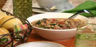 Potage aux haricots blancs et saucisse