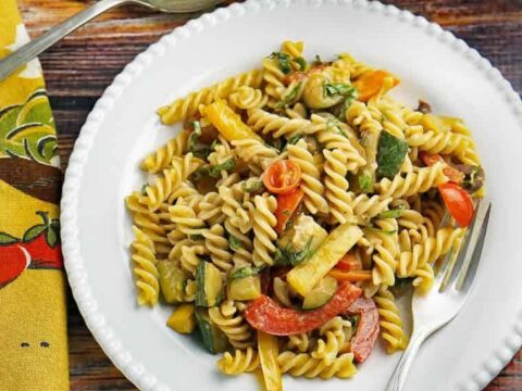 Pâtes aux courgettes et poivrons au cookeo