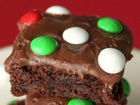 Brownies aux M&M's et glaçage au chocolat