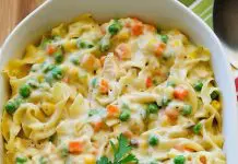 Gratin de nouilles au poulet et légumes