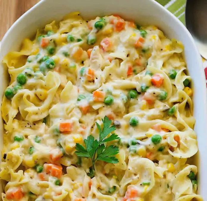 Gratin de nouilles au poulet et légumes