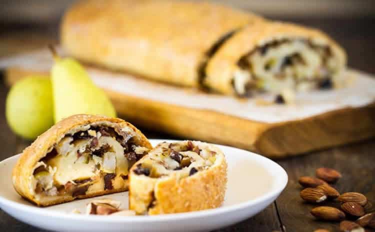 Pain aux poires et raisins secs