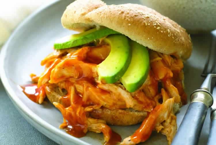 Sandwich poulet avocat
