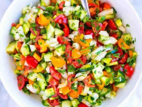 Salade de tomate oignon et concombre