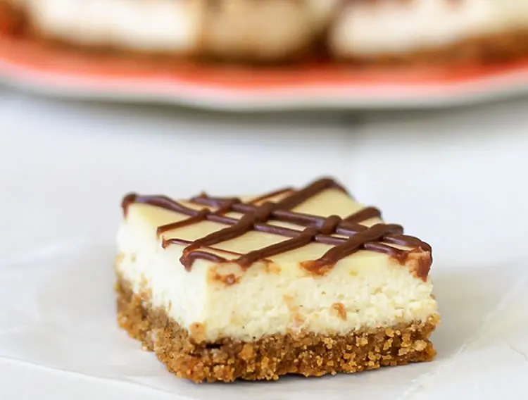 Carrés cheesecake à la vanille et chocolat