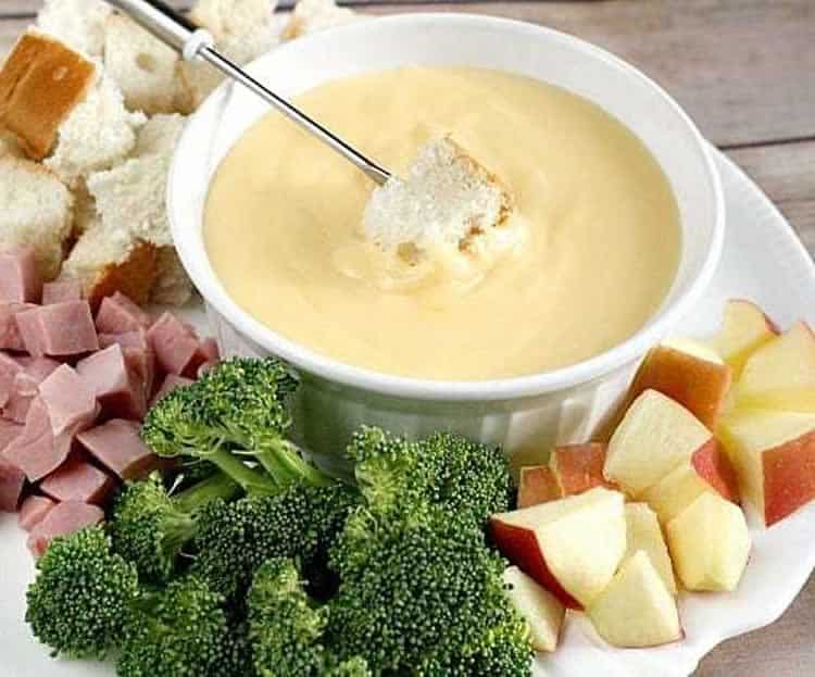 Fondue aux 3 fromages suisses