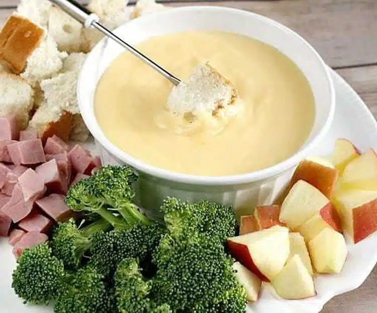 Fondue aux 3 fromages suisses