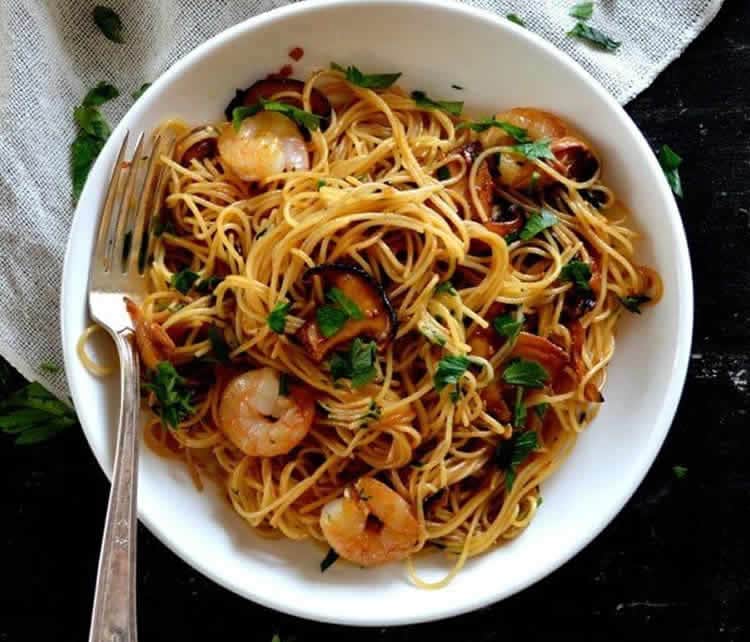Pâtes aux crevettes champignons et soja