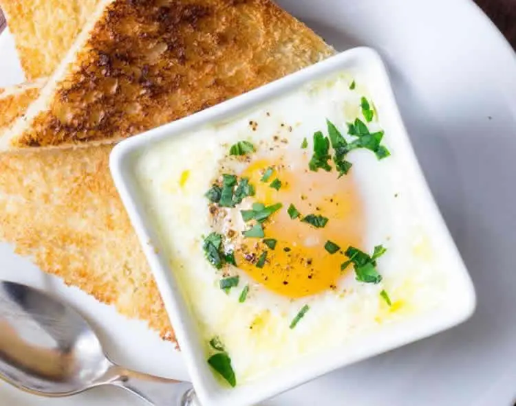Ramequin d'oeuf et jambon