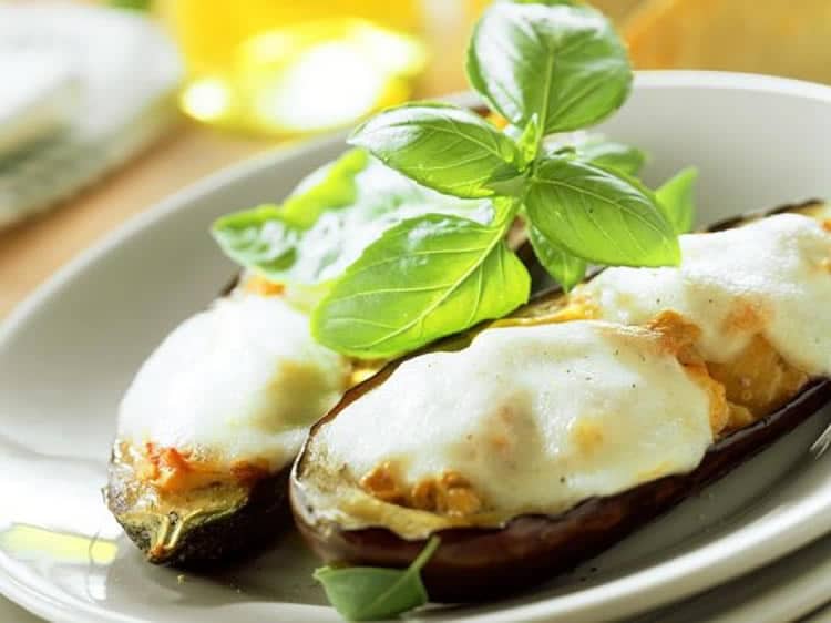 Aubergines farcies à la mozzarella au cookeo