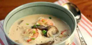 Soupe de crevettes au lait de coco