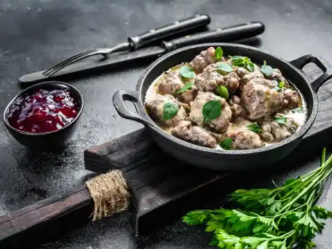 boulettes de viande à la sauce stroganoff