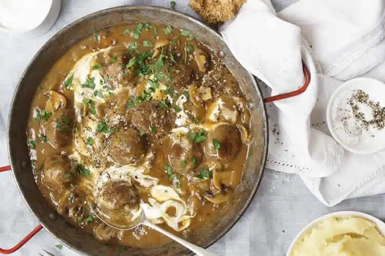 Boulettes de viande à la sauce Stroganoff