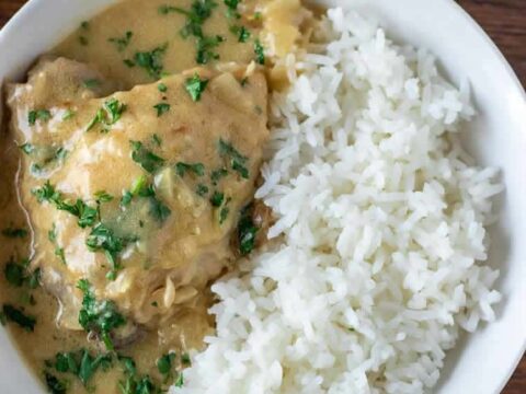 Cuisses de poulet à la sauce crémeuse