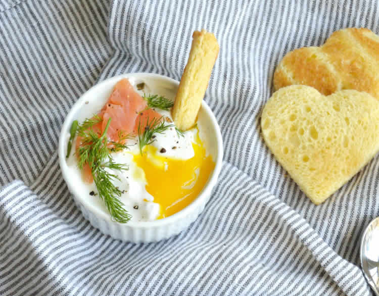 Oeufs cocotte à la crème fraîche