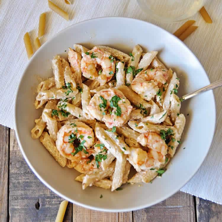 Penne aux crevettes et sauce yaourt