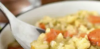 Plat de riz au poulet et carottes