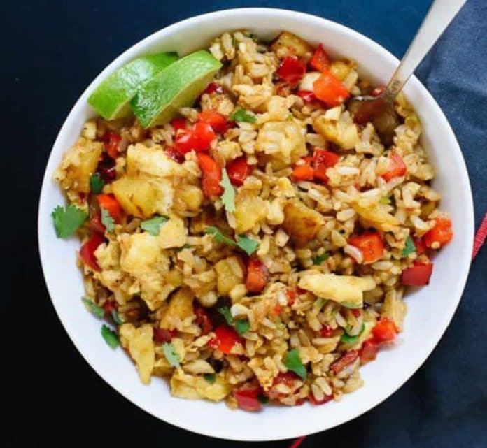 Riz thaï à l'ananas et poivron