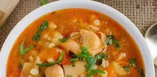 Soupe au poulet et à l'orge