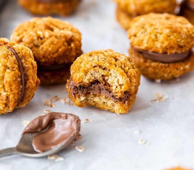 Biscuits à l'avoine fourrés au chocolat