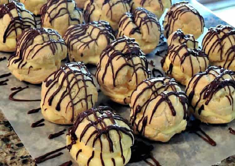 Choux à la crème pâtissière et chocolat