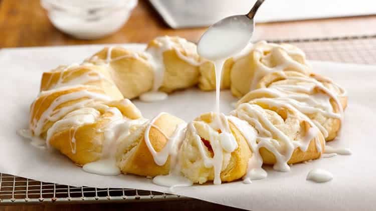Croissant au citron et au fromage à la crème