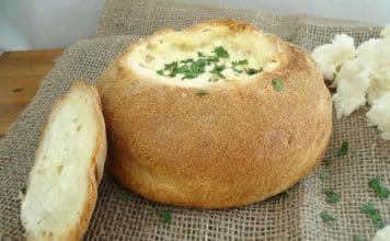 Pain au bacon et au fromage