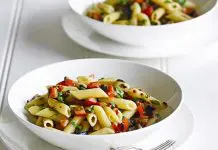 Pâtes penne tomates et poivron
