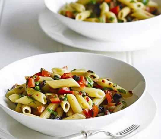 Pâtes penne tomates et poivron