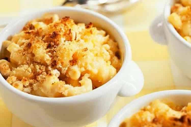 Ramequins de pâtes au fromage