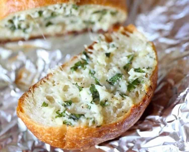 Sandwich ail parmesan et persil