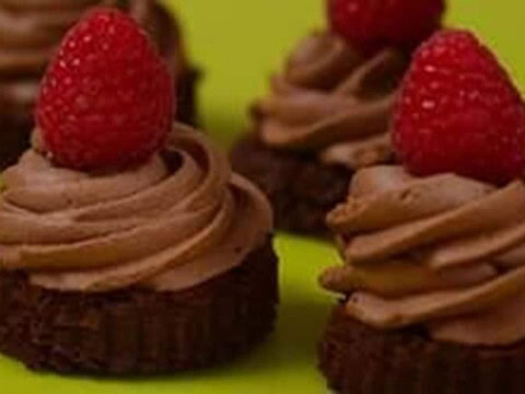 Gâteaux avec mousse au chocolat