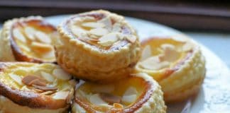 Tartes à la crème aux amandes et à la vanille